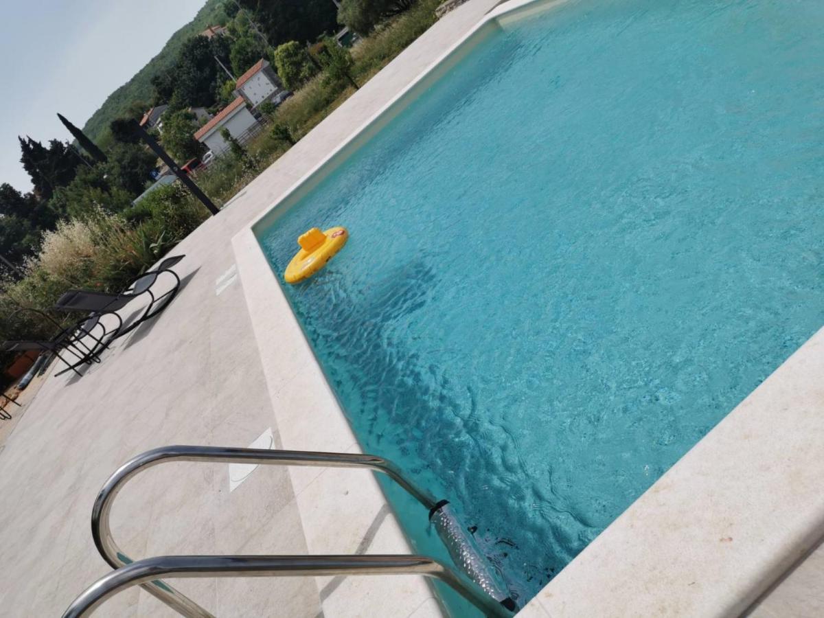 Apartments Barbara With Pool Brseč Exteriér fotografie